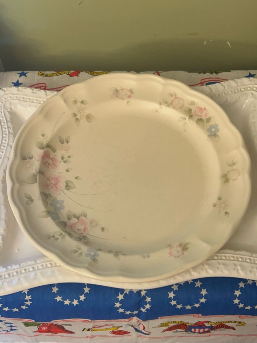 Vintage Pfaltzgraff Dinner Dishes in "Tea Rose" pattern Set of 4